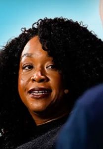 Shonda Rhimes Sobre Como Criar Histórias (e Produtos) Que as Pessoas Desejam